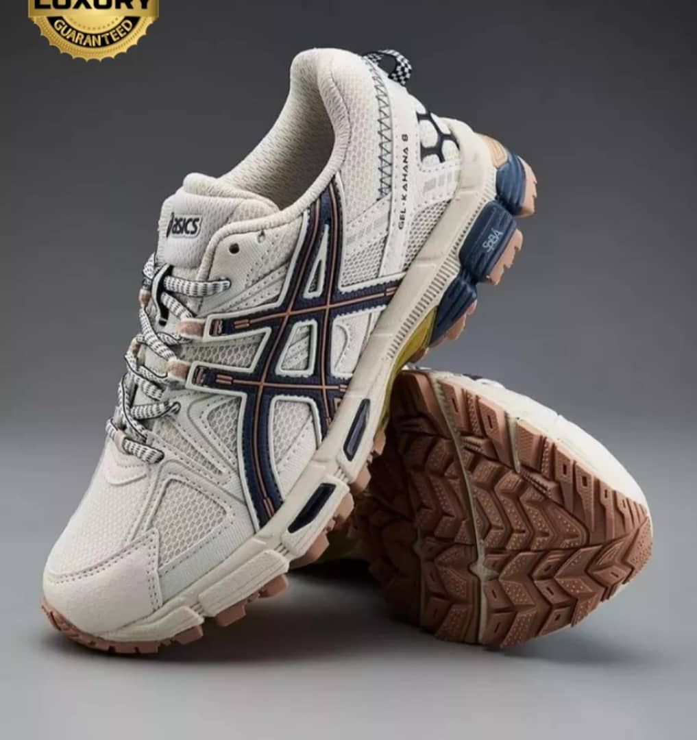 ASICS Sneakers