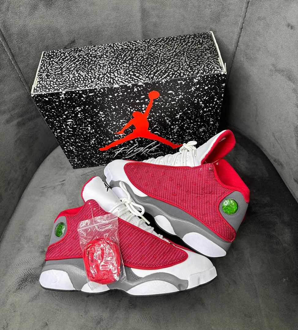 Jordan 13 (R & W)