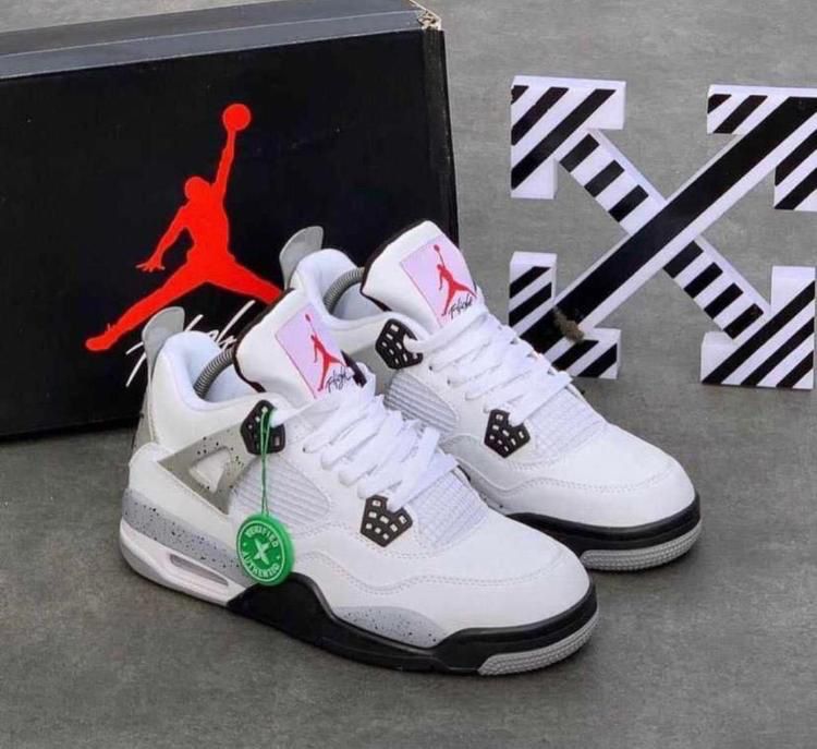 Jordan 4 Rethro (W & B)