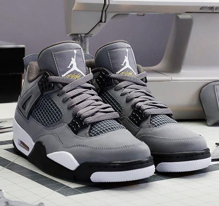 Jordan 4 Rethro (Grey)