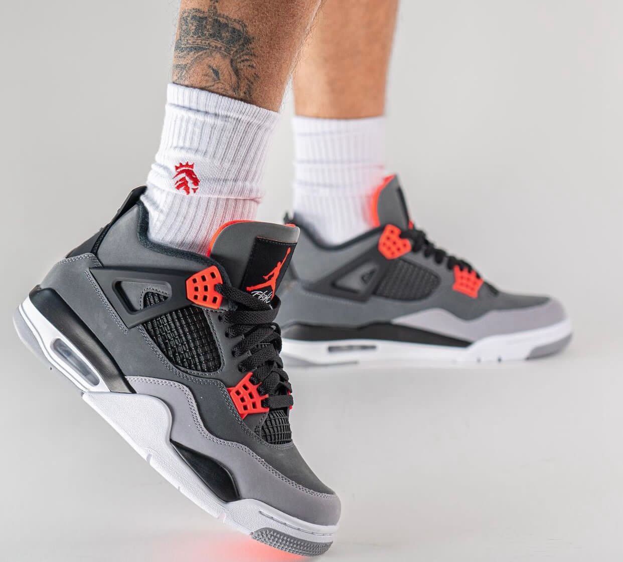 Jordan 4 (Red)
