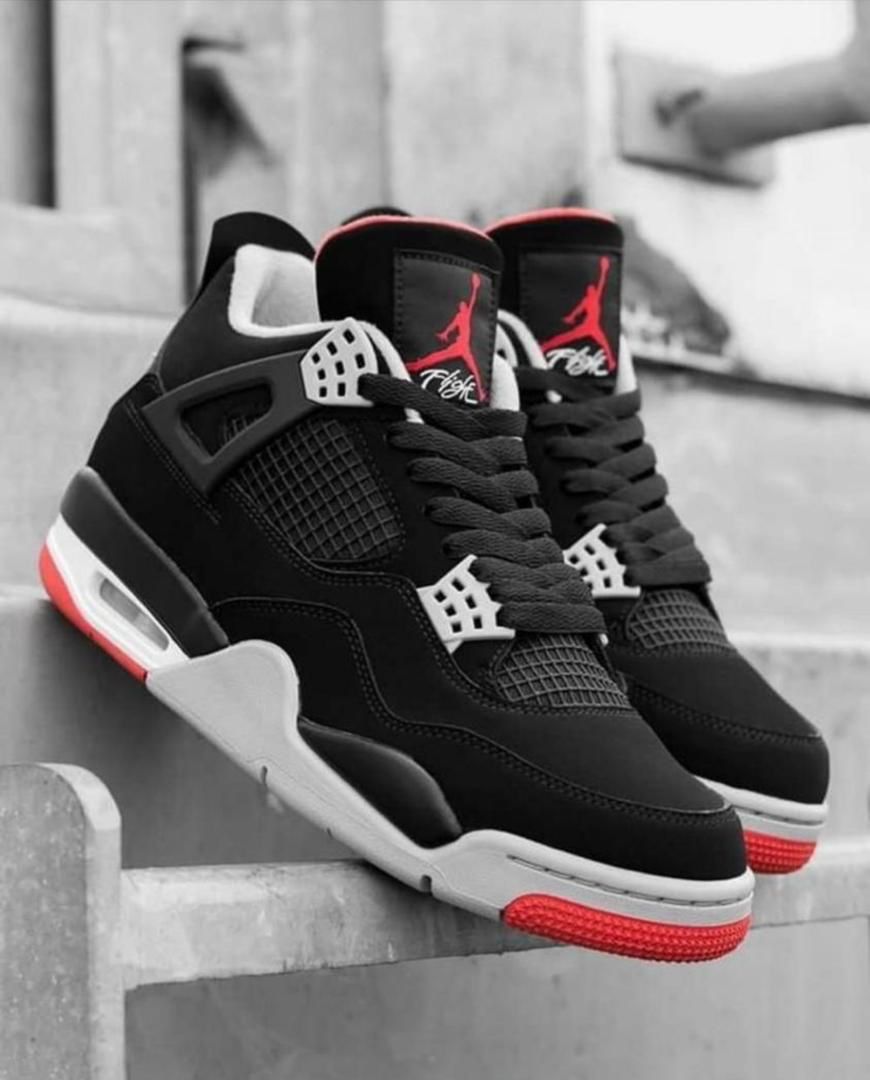 Jordan 4 (Black)