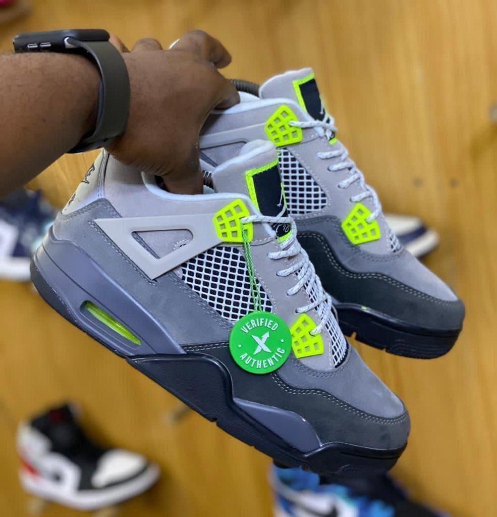 Jordan 4 Rethro