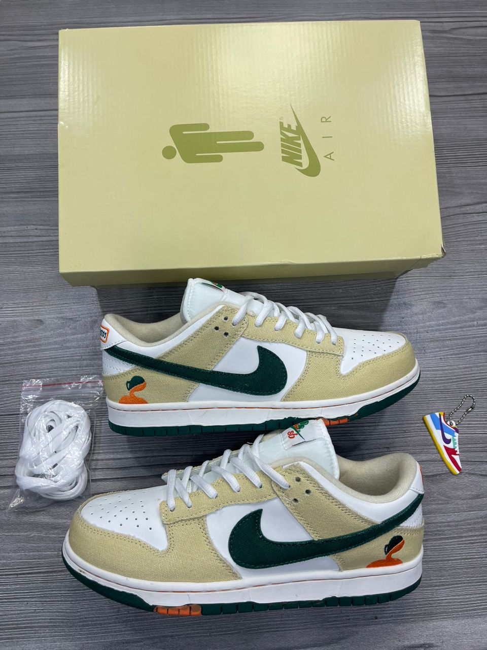 Nike Jarritos