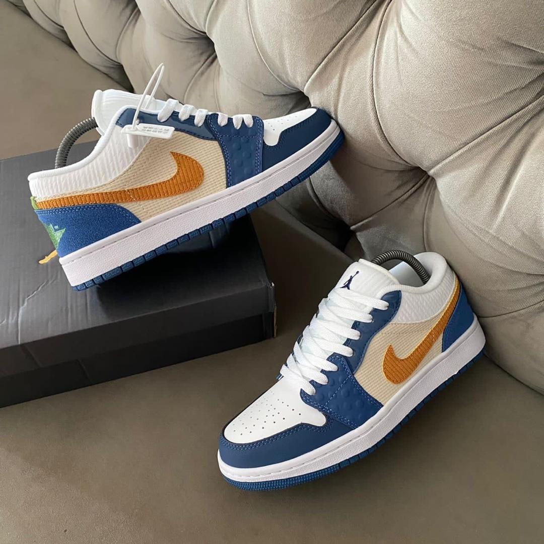 Nike SB (Blue - black & W & Cream)