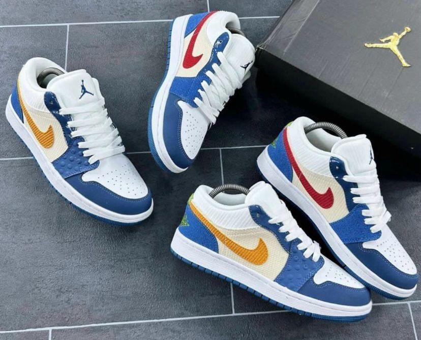 Nike SB Dunks (Blue & Cream & W)