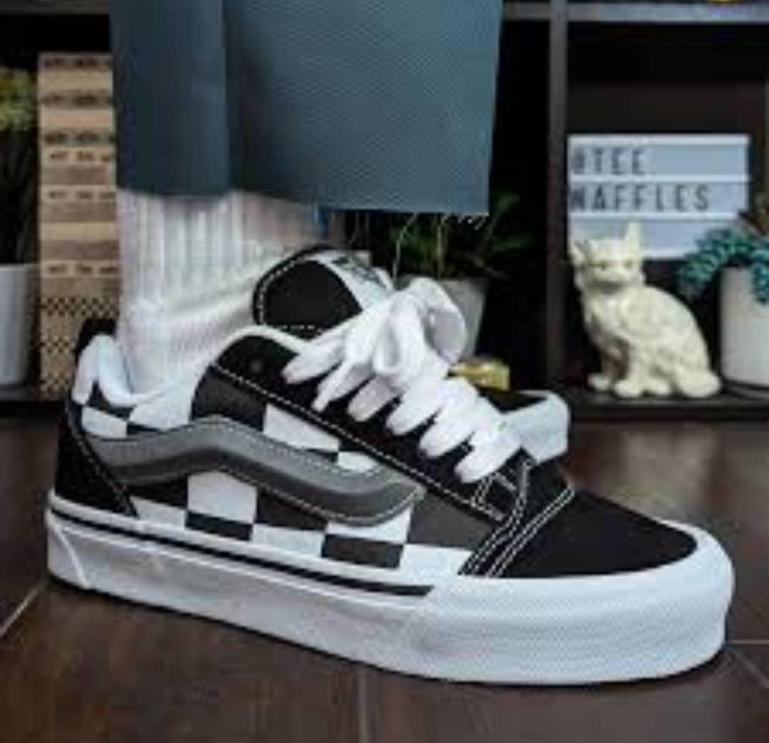 Vans Knu Skool (Black Checkered)