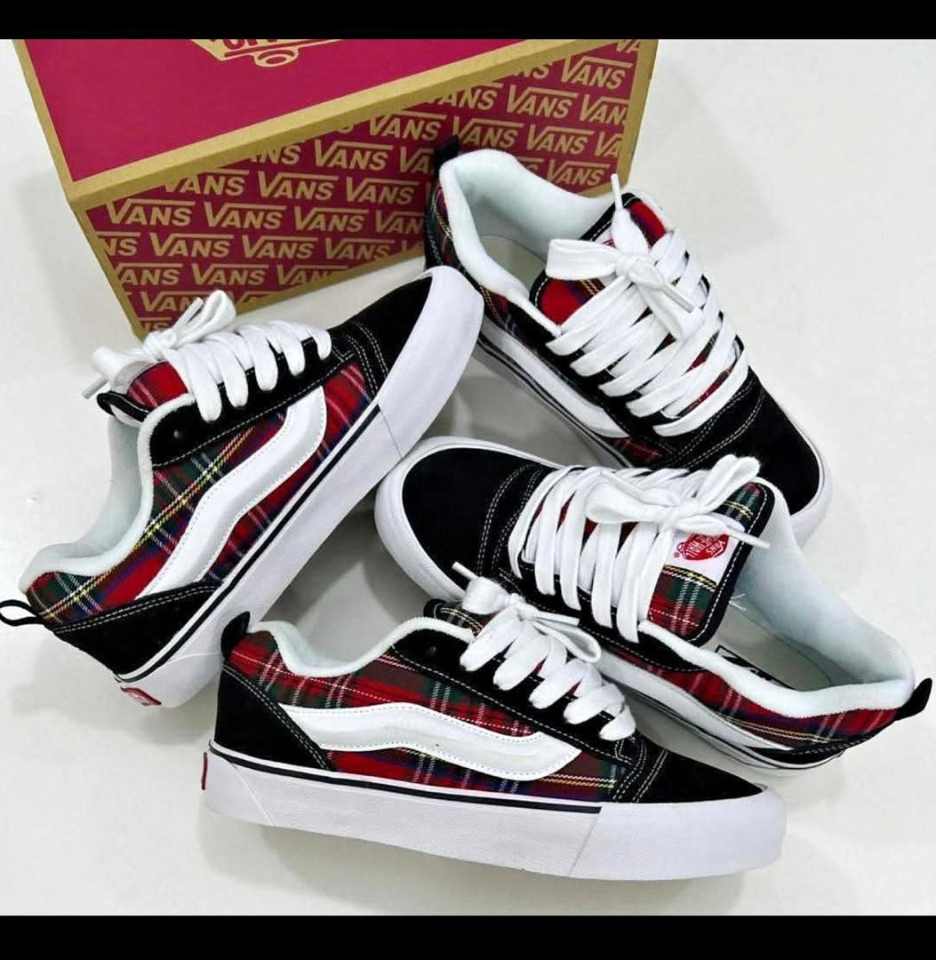 Vans Knu Skool (B & W & Red Striped)